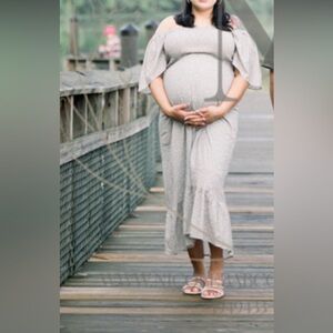 Maternity dress, perfect for photo shoot or bridal shower